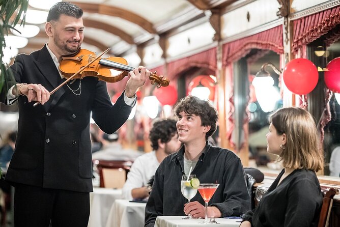 10PM Budapest Danube Cruise with Live Music & Food or Drinks - Who should book this late-night cruise?
