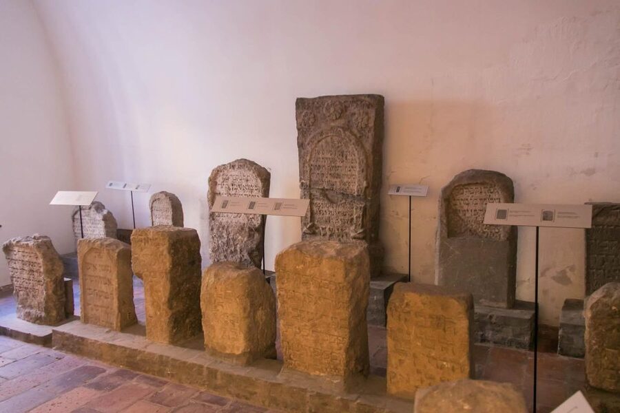 2 Hours Buda Castle Walking Tour - Walk with a Historian - Key points to know before you book