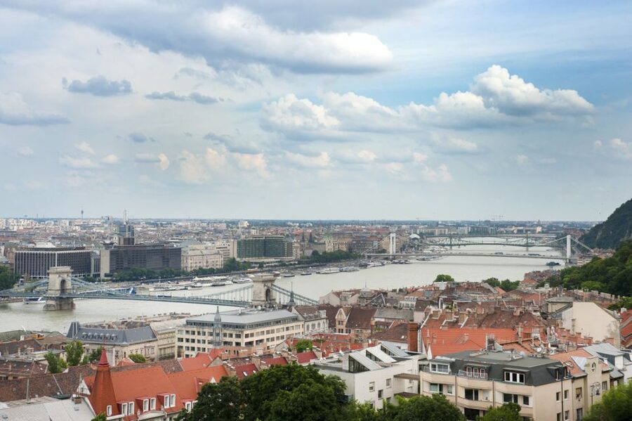 3-Hour Orientation Walking Tour of Buda and Pest - The guide can make or break the three hours