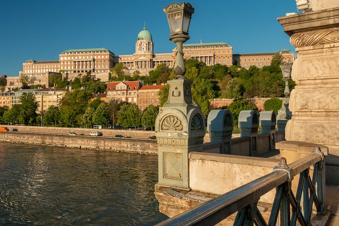4 hours long private minivan tour in Budapest - Parliament and Szabadsag ter in Pest