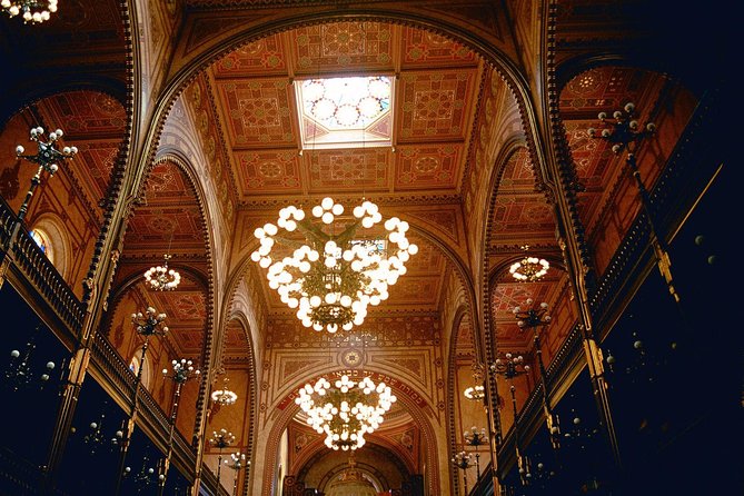 A Journey through Jewish Budapest - Private Walking Tour - Dohány Street Synagogue and its grand scale