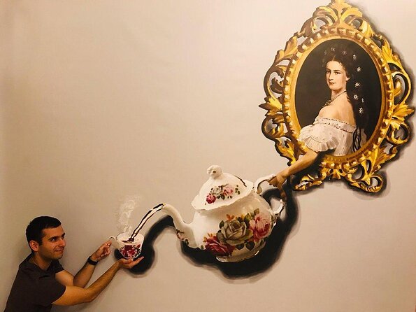 Adult Ticket in 3D Gallery Budapest - The photo setup, from phone shots to printed souvenirs