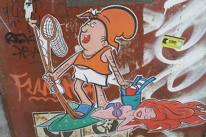 Alternative Street Art Free Walking Tour of Budapest - The ruin bar finish