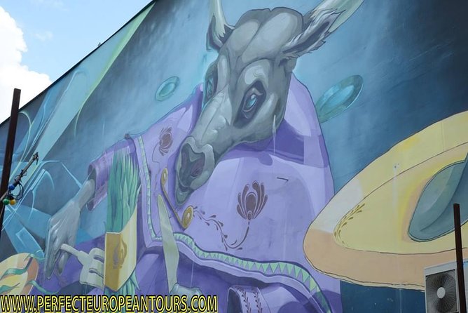 Alternative Street Art Free Walking Tour of Budapest - Walking through the Jewish District