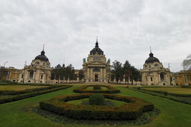 Best Historical Sights of Budapest Tour - Crossing the Chain Bridge into Buda