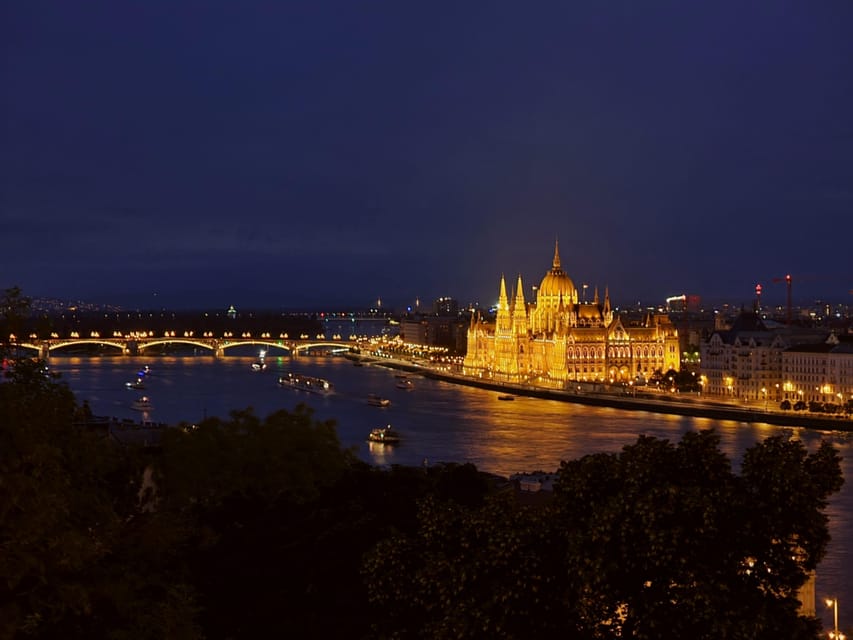 BloodThirsty Hungary: Walking tour & Dark Historical Stories - The storytelling is the real attraction