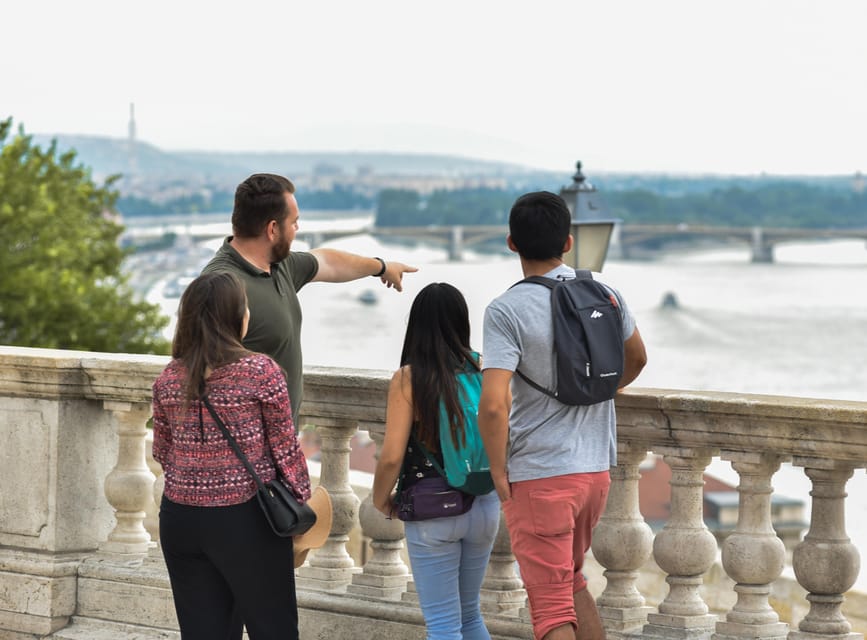 Buda Castle and Mathias Church Guided Tour - A 30-minute break for Hungarian cake