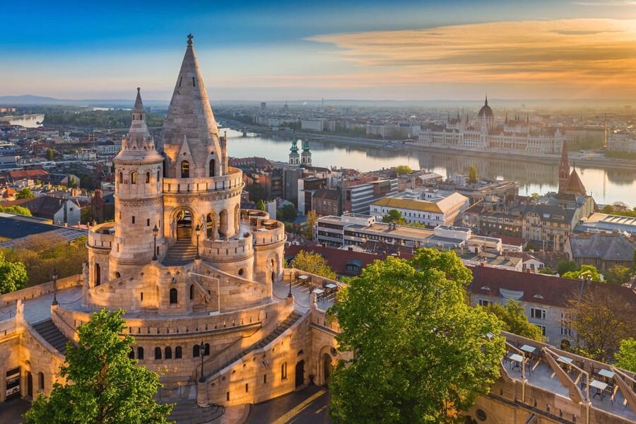 Buda Castle District and Matthias Church Private Tour - Buda Castle’s courtyards and gardens