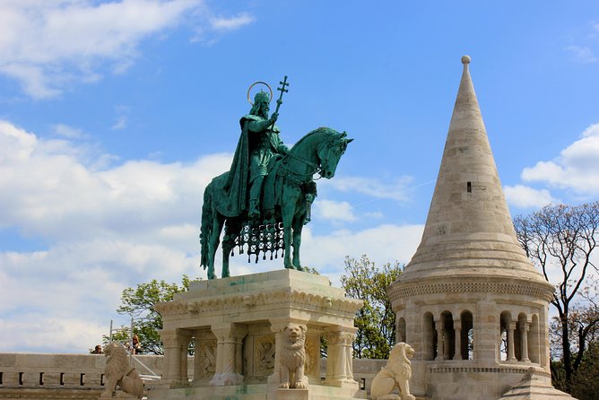 Buda Castle District Walk with Entry to Matthias Church - Who should book this Castle District walk