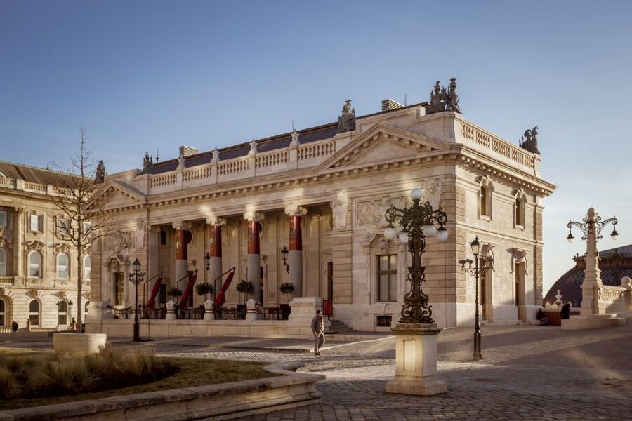 Buda Castle: Hungarian Delicacies & Historical Exhibition - Key points at a glance