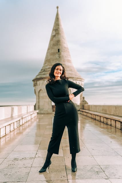 Buda Castle: Private photoshoot with a local guide - Booking details worth knowing