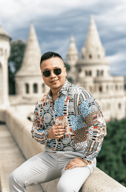 Buda Castle: Private photoshoot with a local guide - The 40-minute Buda Castle session