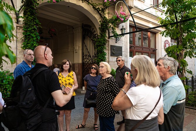 Buda Castle Walking Tour with Matthias church entry, Cake&Coffee - Weather, pace, and practical comfort