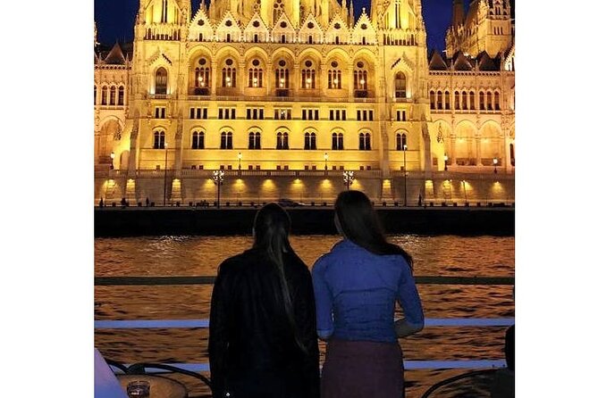 Budapest: 1-Hour Highlights Cruise with Welcome Drink - Gellért Hill and the Citadel shape the Buda skyline