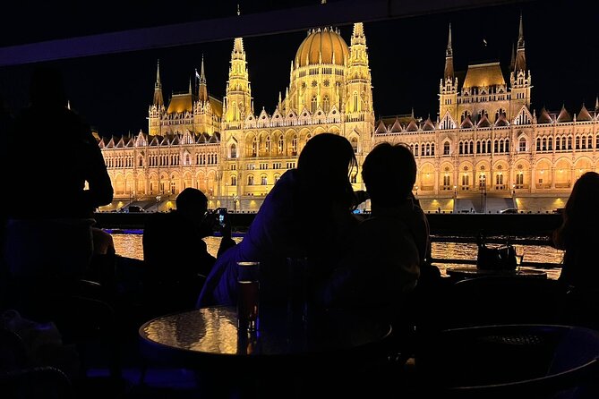 Budapest: 1-Hour Highlights Cruise with Welcome Drink - Vigadó, the Academy, and Parliament
