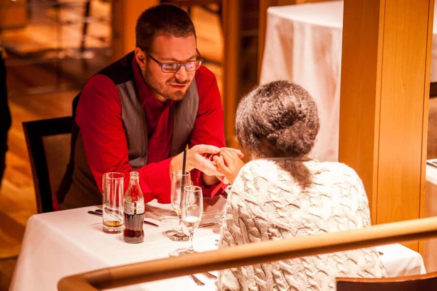Budapest: 2-Course Dinner for 2 on a Boat Restaurant - Main Courses With Plenty of Choice