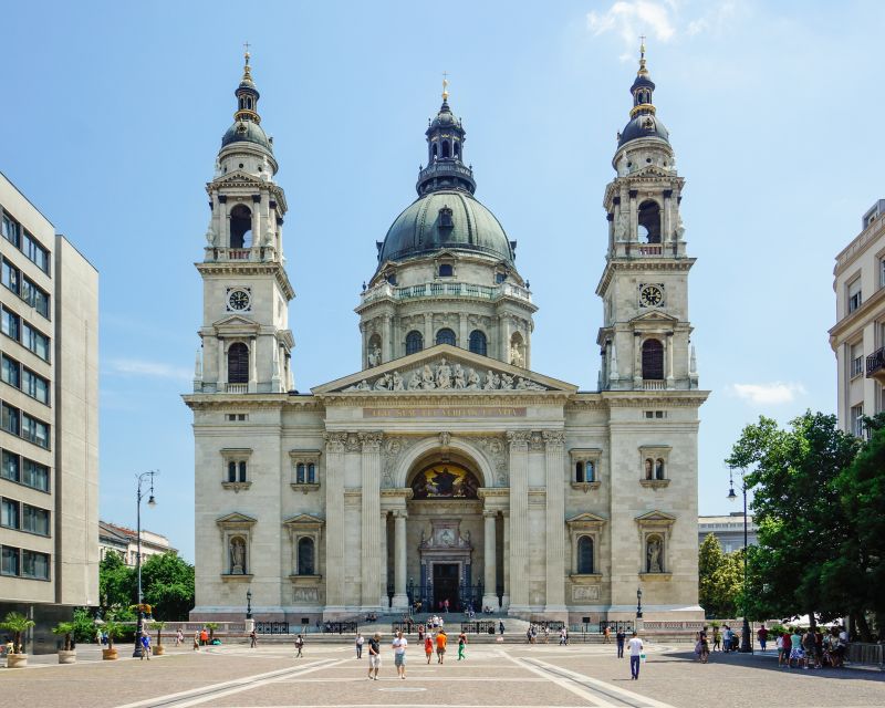 Budapest: 3-hour City Tour with Castle Walk + 1-hour Cruise - Across Elizabeth Bridge to Heroes’ Square
