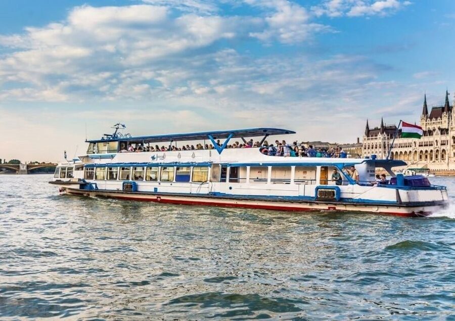Budapest: 3-hour City Tour with Castle Walk + 1-hour Cruise - Is $60 a fair price?