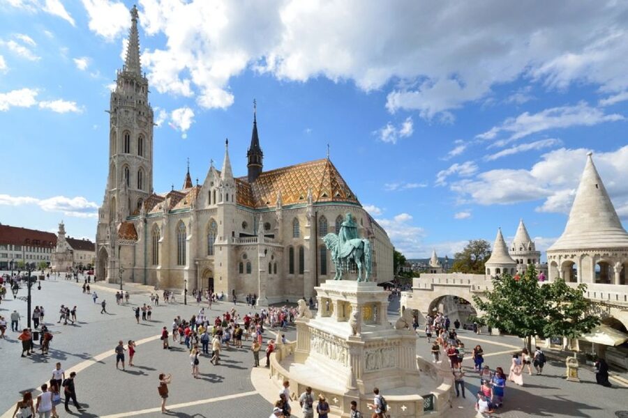 Budapest: 3-Hour Grand City Tour and Castle Walk - Heroes’ Square and the grand route along Andrássy Avenue