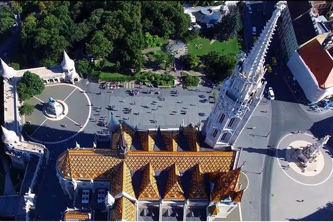 Budapest: 3-Hour Live-guided Bus Tour and 1-hour River Cruise - Timing, comfort, and group size