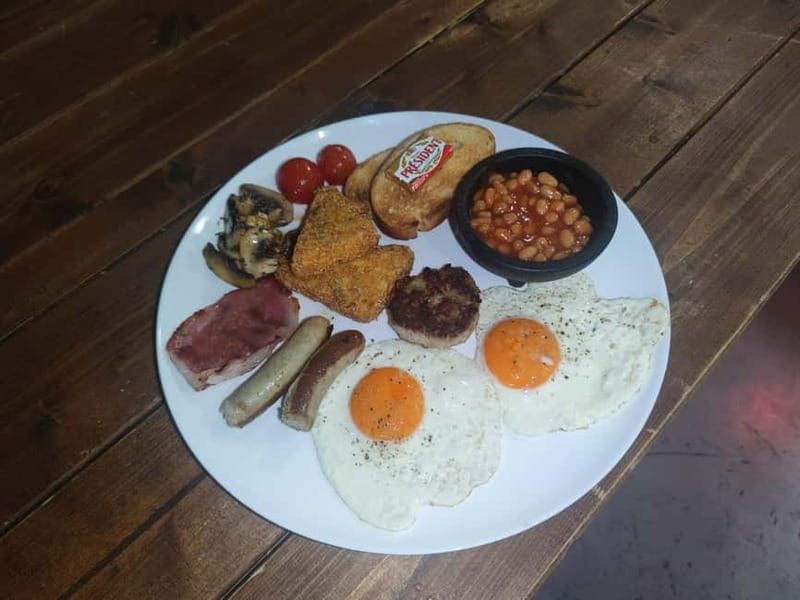 Budapest: 4-hour Bottomless Brunch w/ Cocktails & Craft Beer - A ruin-bar setting with more than a dining table