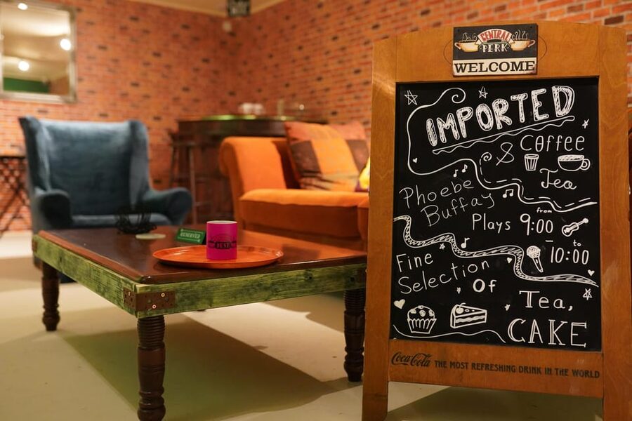 Budapest: 90s Sitcom Escape Room Adventure with Drinks - The puzzle difficulty: fun, but not a soft option