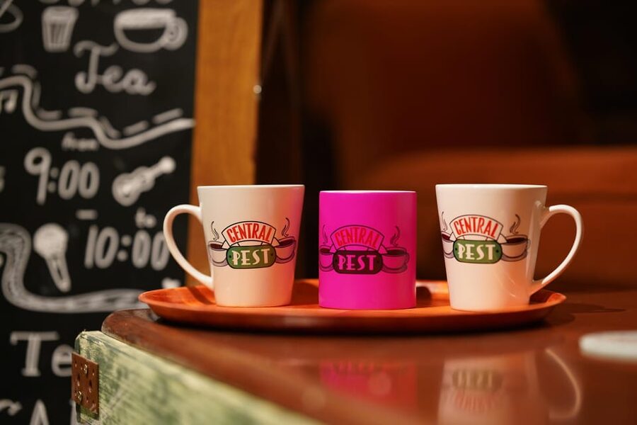 Budapest: 90s Sitcom Escape Room Adventure with Drinks - FAQ
