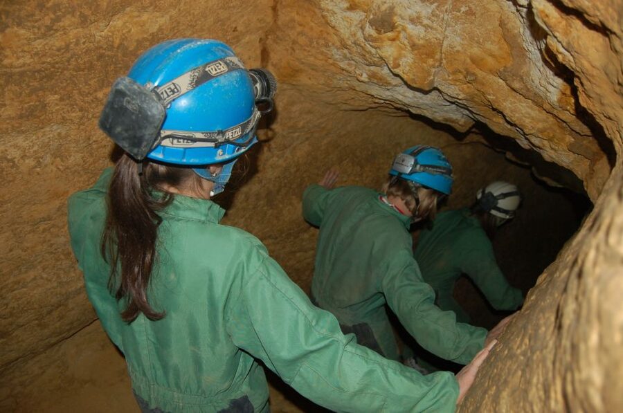Budapest: Adventure Caving Tour with Guide - The first 30 minutes: equipment and instructions