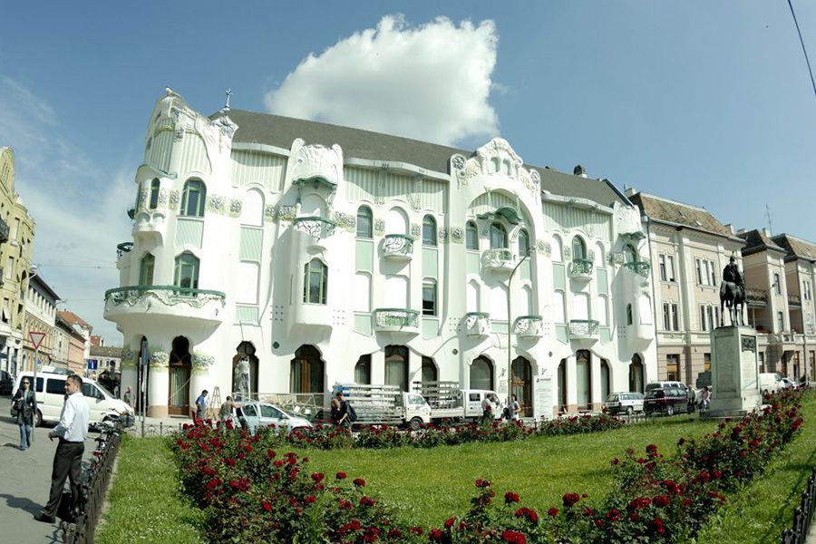Budapest Art Nouveau Walking Tour - The Kazinczy Street Orthodox Synagogue