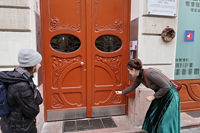 Budapest Art Nouveau Walking Tour - Bedő House and the smaller details