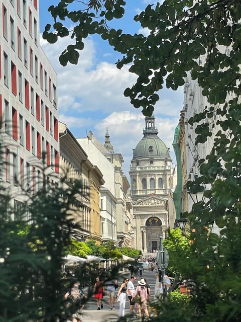 Budapest: Assist the Authorities Outdoor Escape Room Game - Who should play this Budapest mystery?