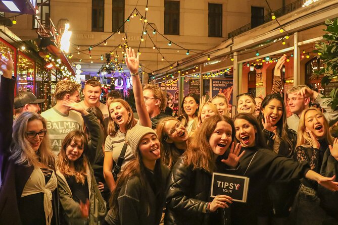 Budapest: Bar Crawl Tour with Drinks and Shots Included - Ending at Füge Udvar, Budapest’s ruin-pub finale