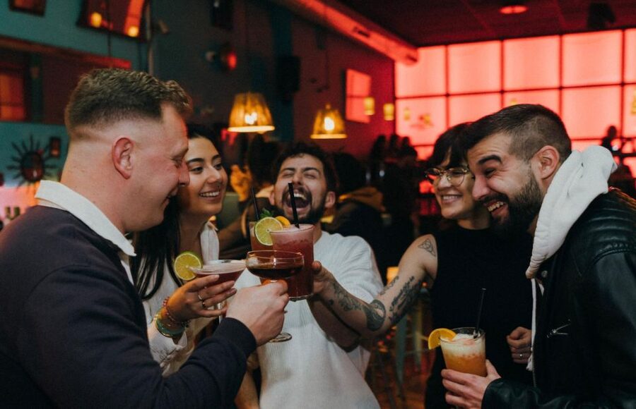 Budapest: Bar Crawl with a Local Guide - Wesselényi utca and the shift into nightlife
