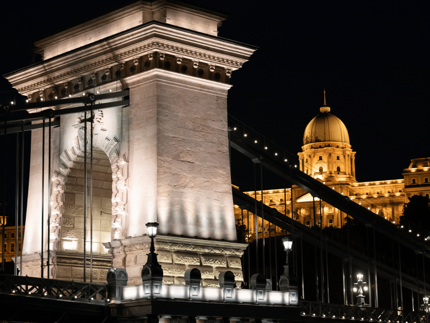 Budapest: BBQ Dinner Cruise w/ Live Music & Unlimited Drinks - Who will enjoy the River Diva most