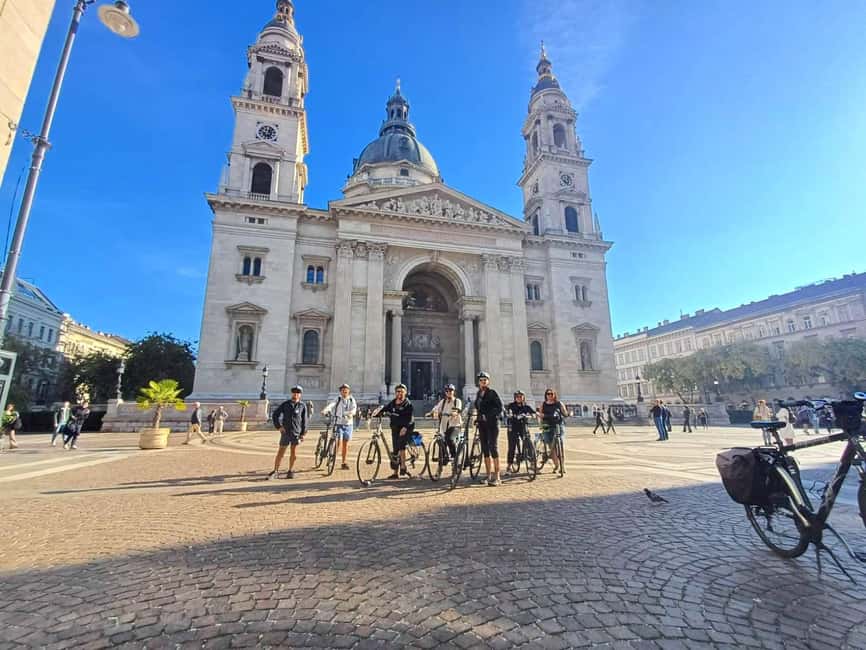Budapest Bike Tour with a Hungarian Goulash - Goulash lunch and a welcome pause