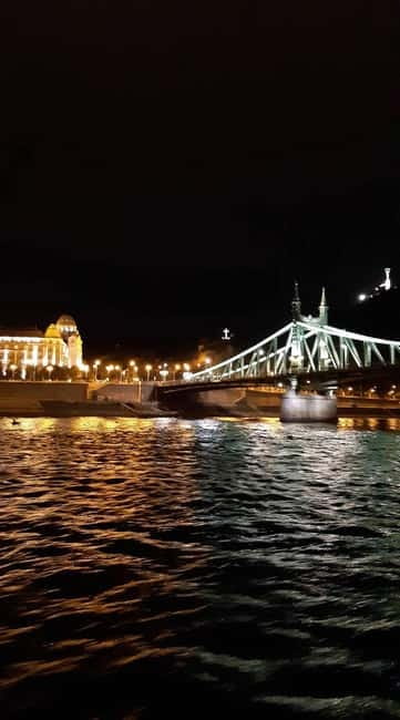Budapest: Boat Cruise with Personal Guide and Drink - Who will enjoy it most