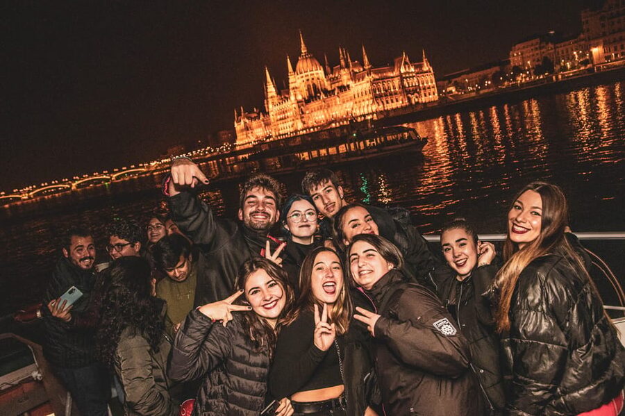 Budapest: Boat Party with option of Unlimited Drinks - Budapest’s Danube after dark