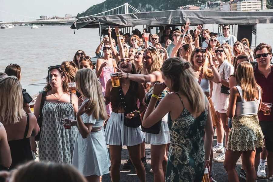 Budapest: Boat Party with option of Unlimited Drinks - Is $27 a good value?