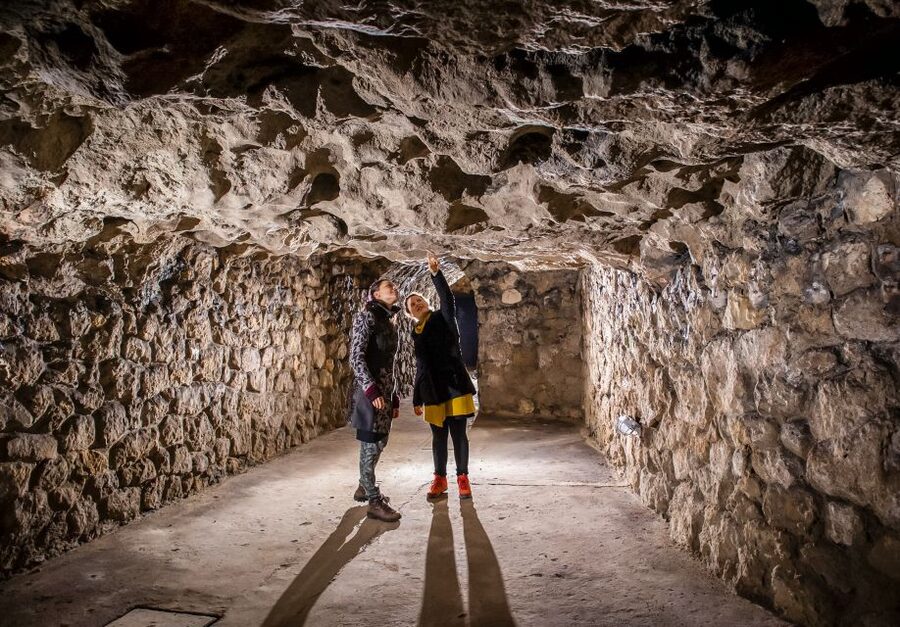 Budapest: Buda Castle Cave Tour - What the Guide Adds