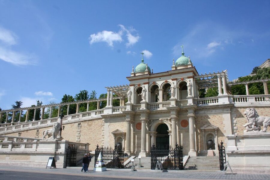 Budapest: Buda Castle Private Walking Tour - Walking through the Royal Palace area