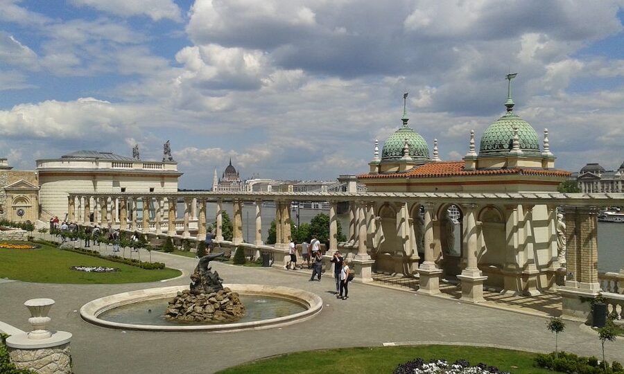 Budapest: Buda Castle Private Walking Tour - A guide who adds humor and local direction