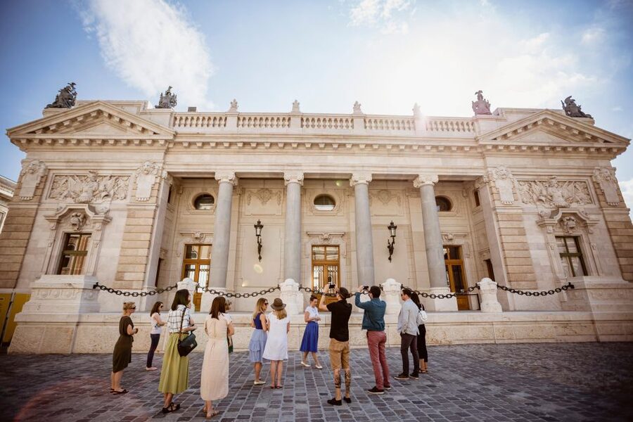 Budapest: Buda Castle Walk with Saint Stephen's Hall - Entering St. Stephen’s Hall