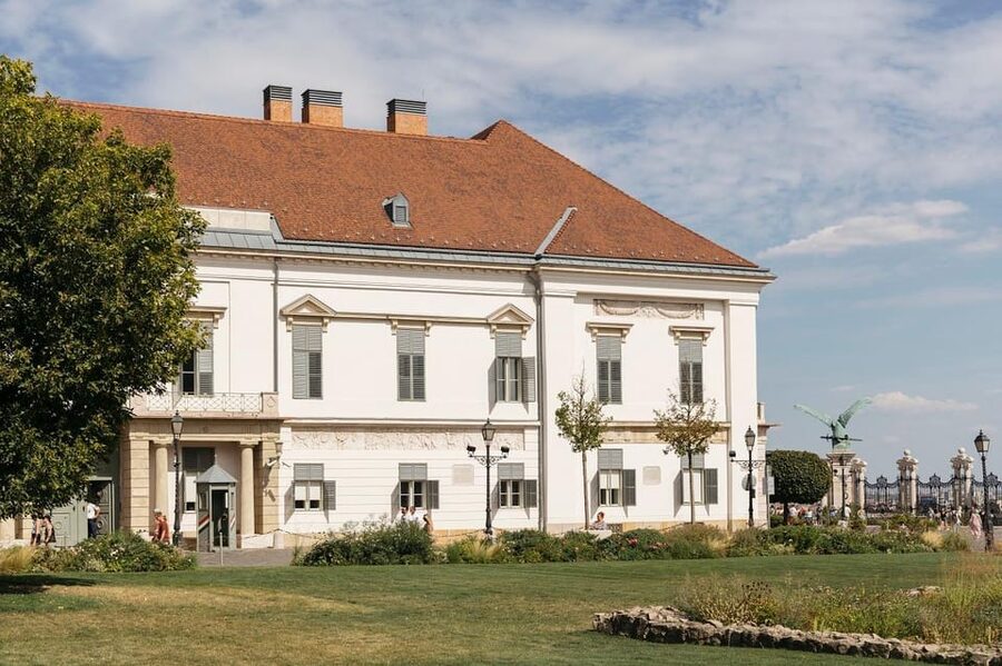 Budapest: Buda Castle Walking Tour & Folk Music Performance - Price, pace, and what the $58 covers
