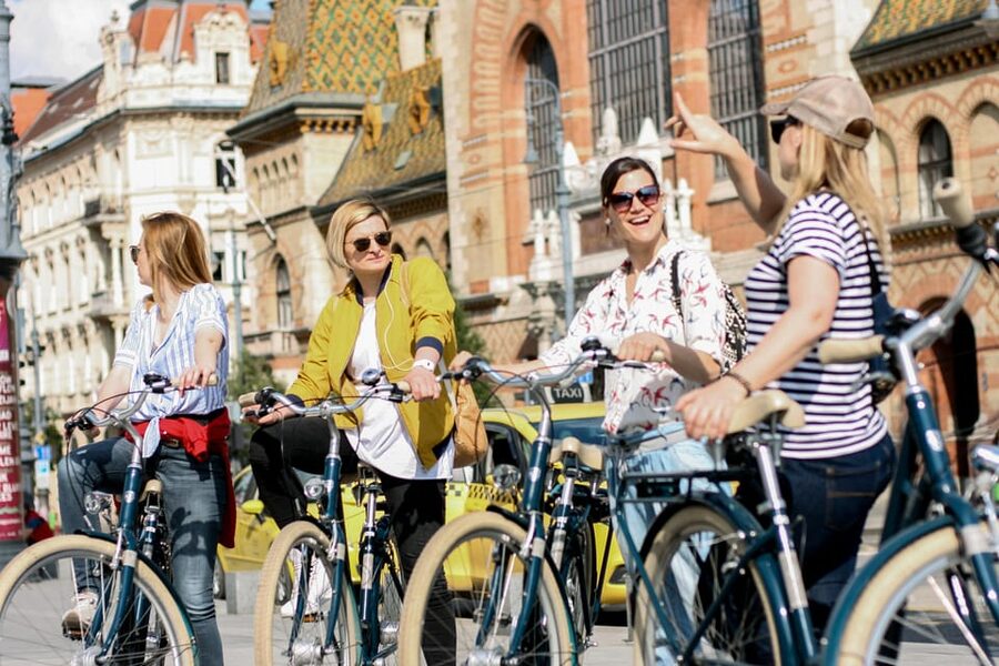 Budapest by Bike - 1 Day Bike Rental (9am-6pm) - A practical central-city route
