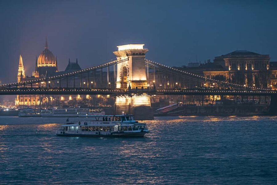 Budapest By Night Sightseeing Cruise - Buda Castle, Fisherman’s Bastion, and Matthias Church