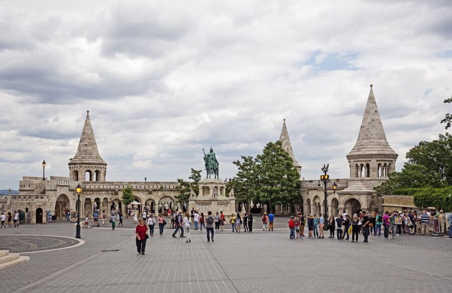 Budapest: Castle District Walk with Matthias Church Entry - Starting beneath the Holy Trinity Column