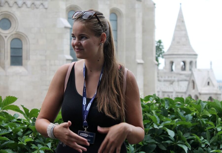 Budapest: Castle District Walk with Matthias Church Entry - The funicular and the palace courtyards