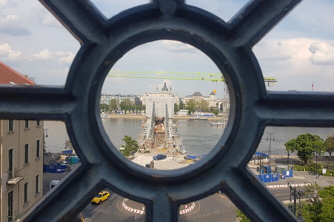 Budapest: Castle District Walking Tour - Starting beside the Danube at Batthyány tér