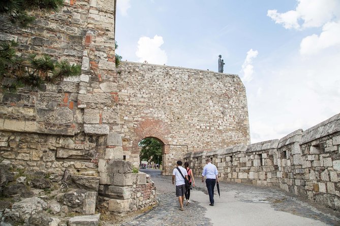 Budapest Castle Walk - Matthias Church, coronations, and wartime scars