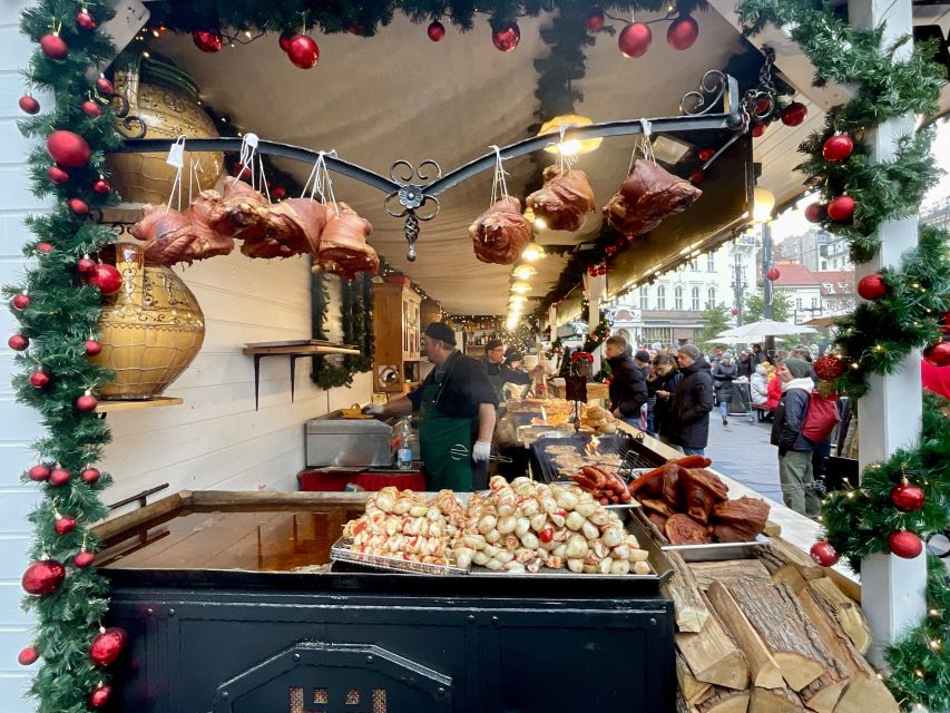 Budapest: Christmas Market Guided Walking Tour with Tastings - The historic coffee house finale